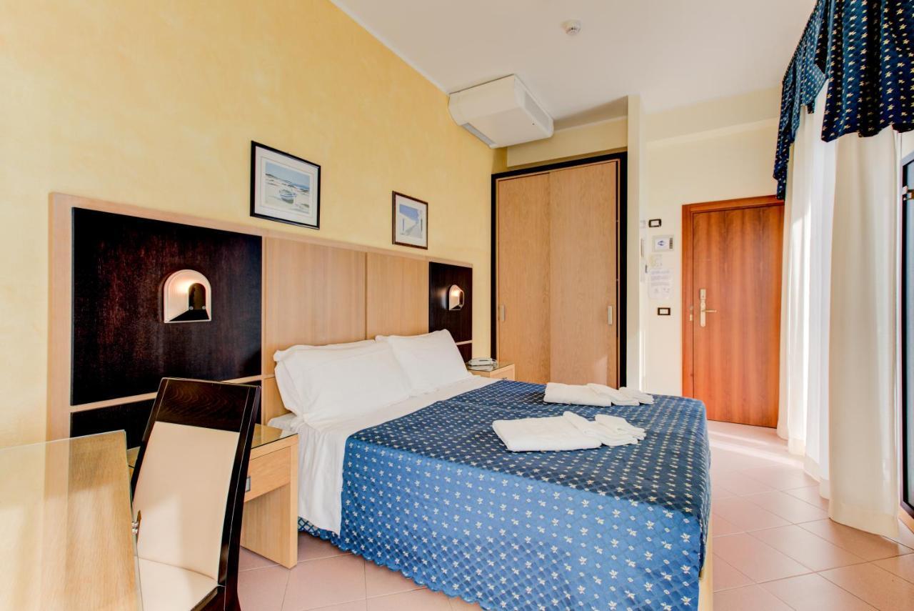 Hotel Verona Cesenatico Exterior photo