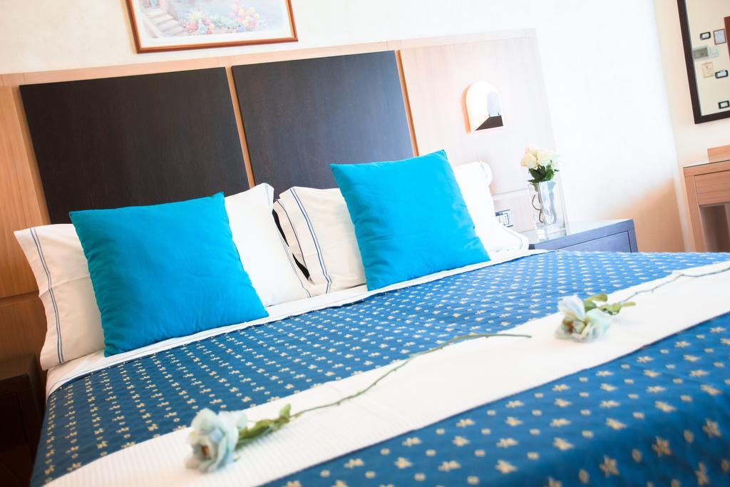 Hotel Verona Cesenatico Room photo